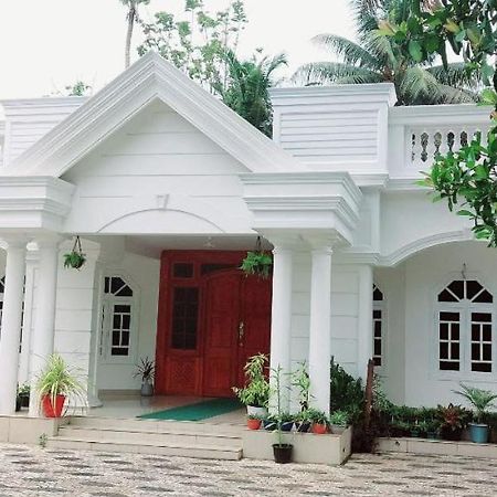 Jinan Palace Guest House Jinan Palace Guest House Nedumbassery Exterior foto